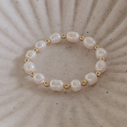 The Pearl Bracelet